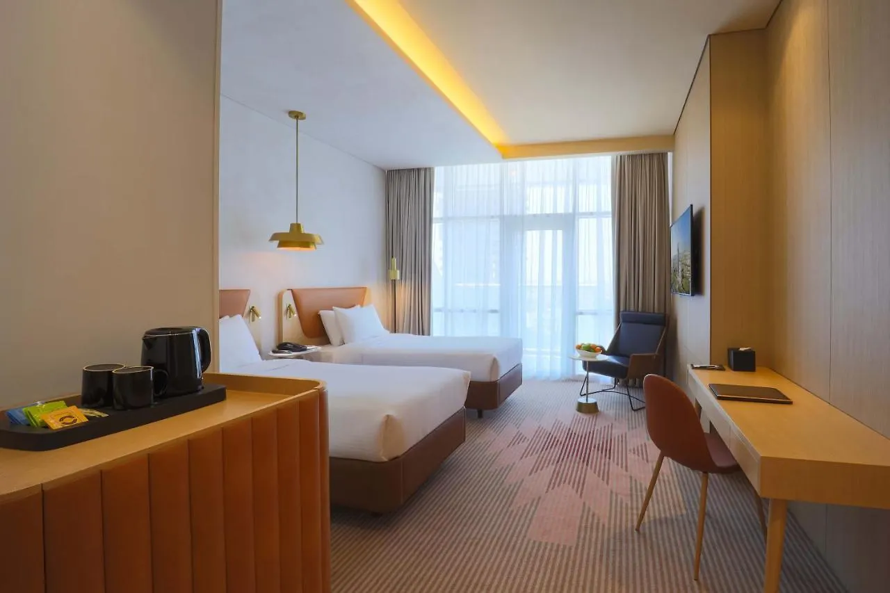 Novotel Jumeirah Village Triangle Dubai 4*,