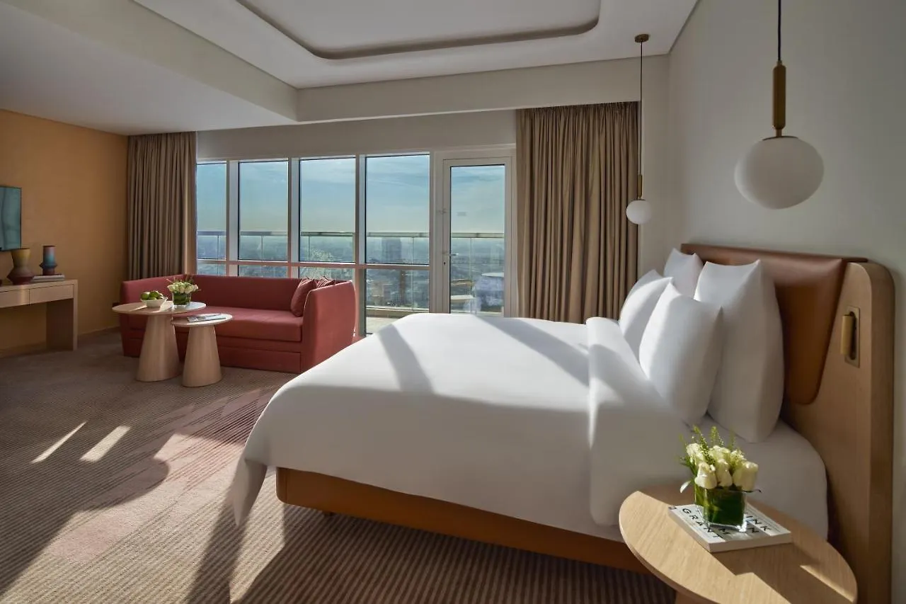 Novotel Jumeirah Village Triangle Dubai 4*,