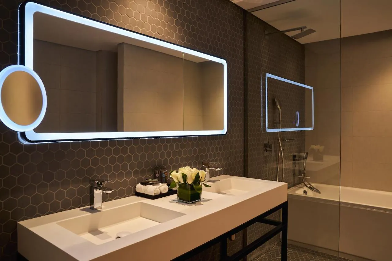 Novotel Jumeirah Village Triangle Dubai 4*,