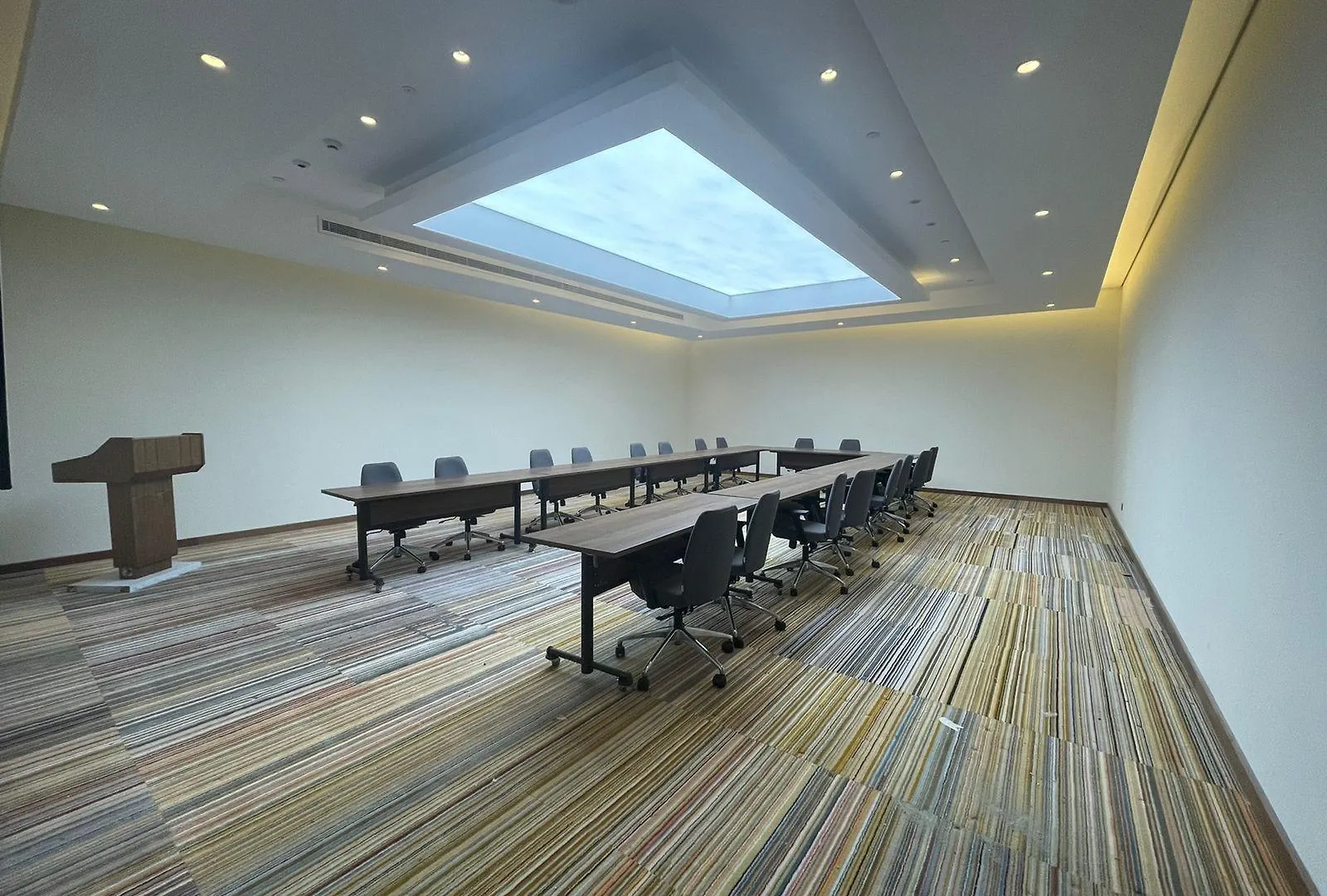Novotel Jumeirah Village Triangle Dubai
