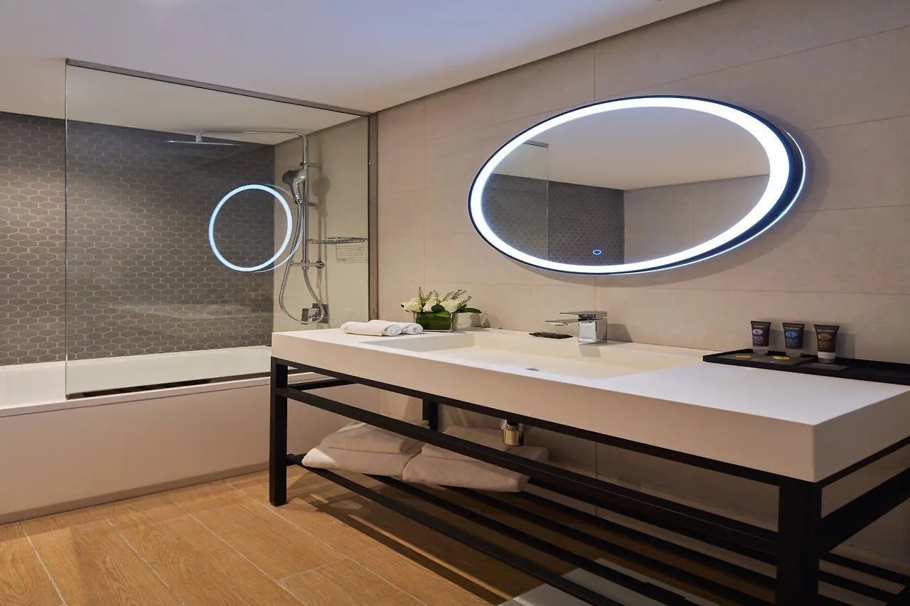 **** Hotel Novotel Jumeirah Village Triangle Dubai Emirados Árabes Unidos