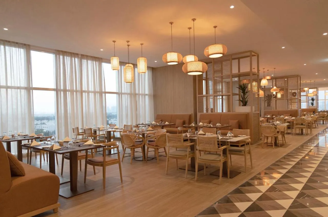 Novotel Jumeirah Village Triangle Dubai 4*,
