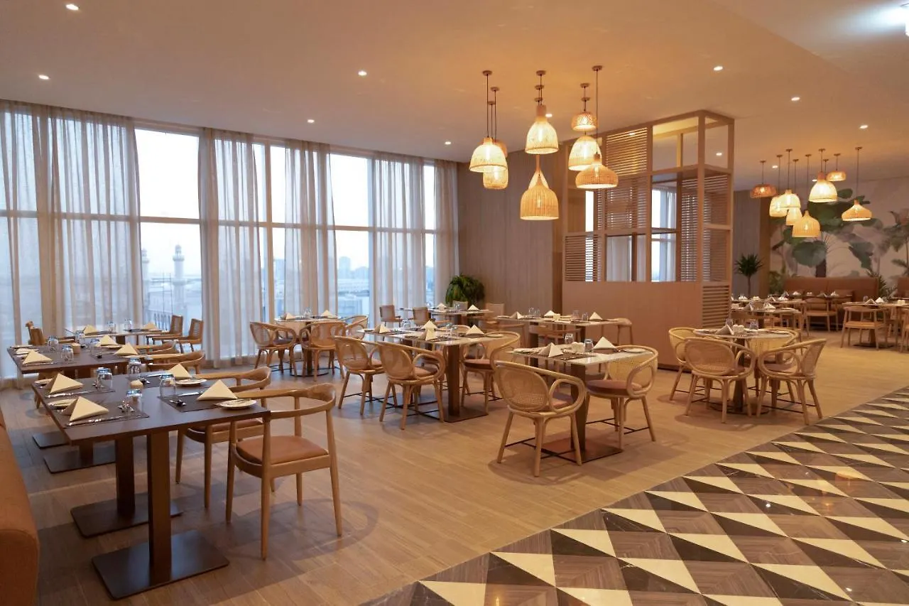 Novotel Jumeirah Village Triangle Dubai 4*,